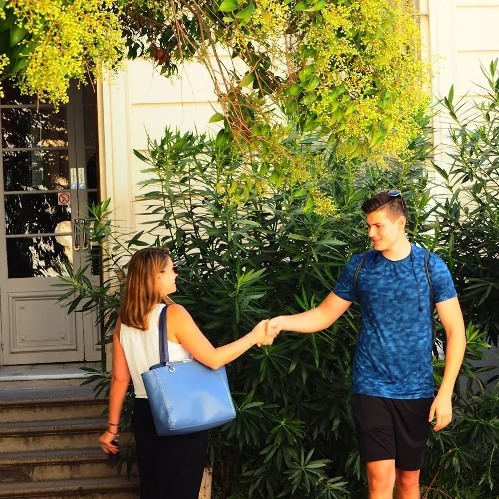 French language school in Nice with students meeting outside