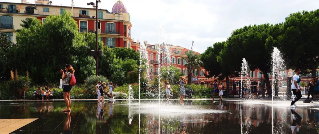 French language school in Nice with view to the old town